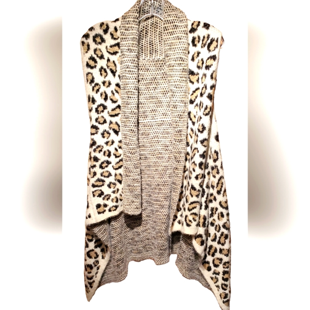 ✨️Leopard Fuzzy Knit Vest ivory/tan/black One Size✨️